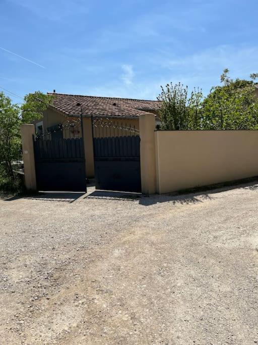 Villa Climatise Avec Piscine Et Jacuzzi Carpentras Ngoại thất bức ảnh